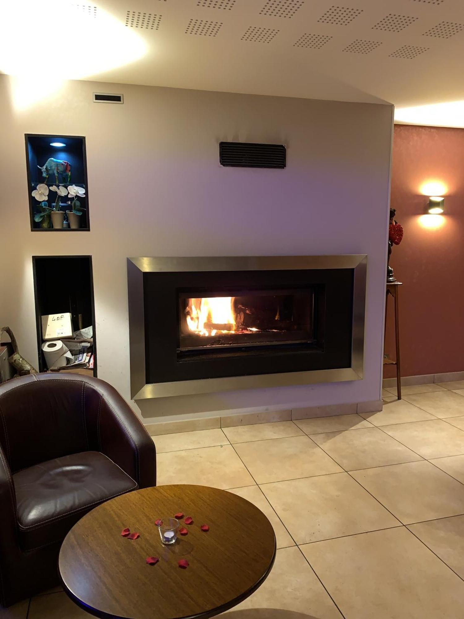 Logis Hotel Restaurant Le Moulin De La Coudre Venoy Екстериор снимка