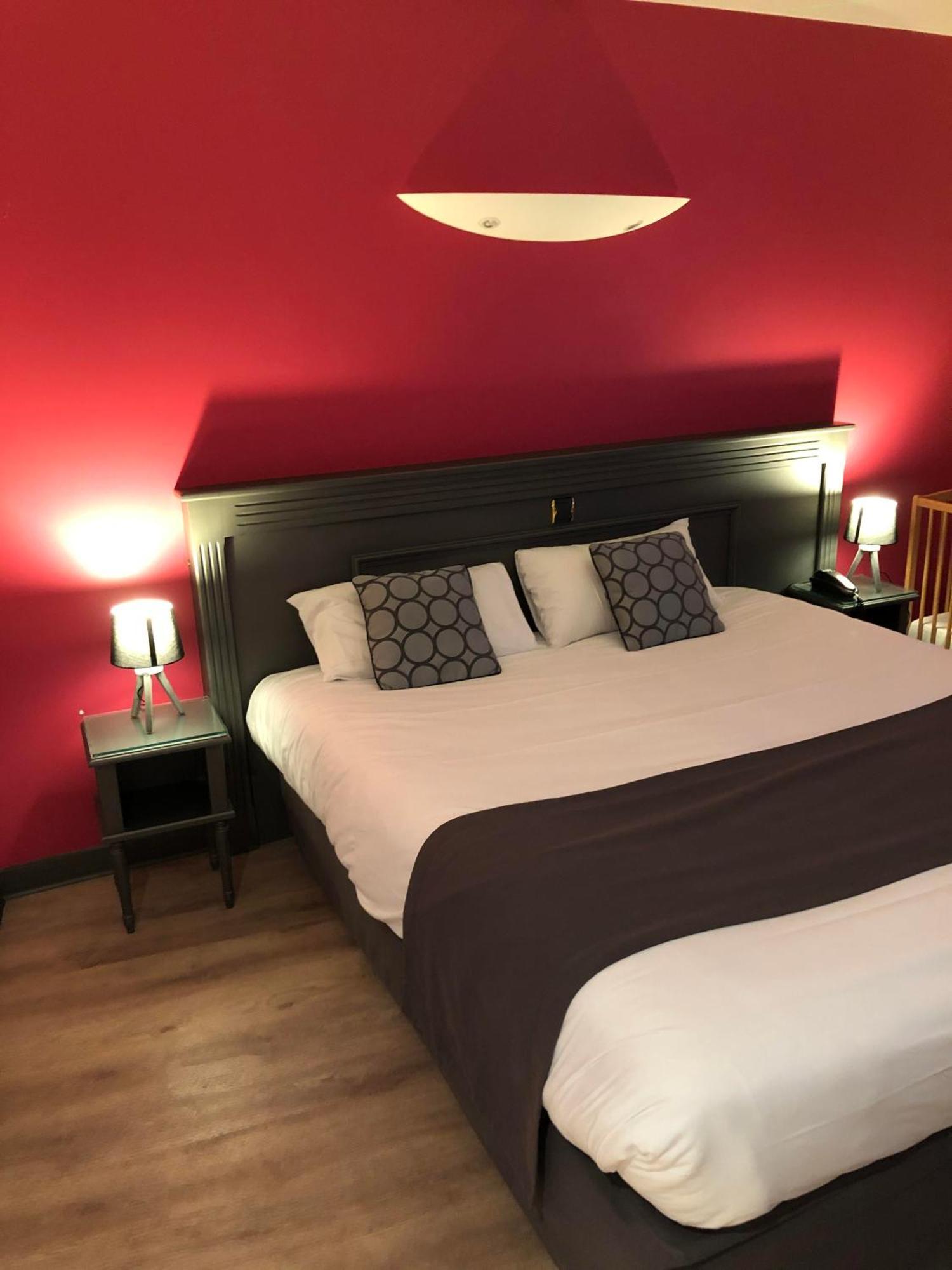 Logis Hotel Restaurant Le Moulin De La Coudre Venoy Екстериор снимка